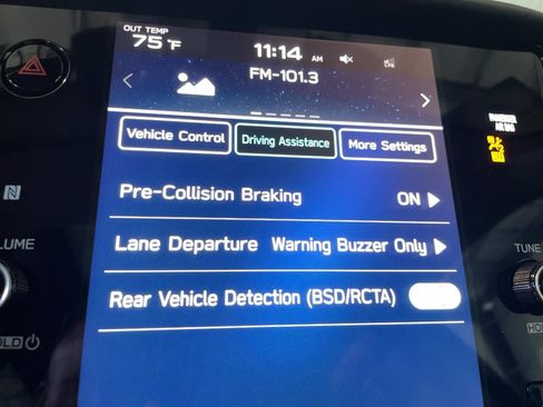 Used 2025 Subaru Outback Premium AWD/4WD image 12