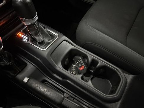 Used 2019 Jeep Wrangler Unlimited Sahara w/ Uconnect 4C Nav & Sound Group AWD/4WD image 59
