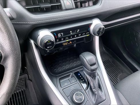 Used 2021 Toyota RAV4 LE image 25