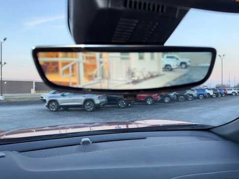 Used 2025 Chevrolet Equinox LT w/ Safety and Technology Package image 20