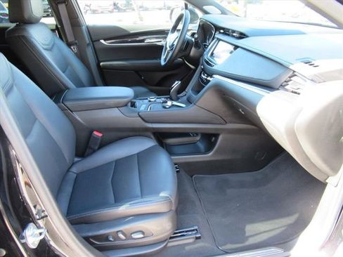 Certified 2025 Cadillac XT5 Premium Luxury image 11