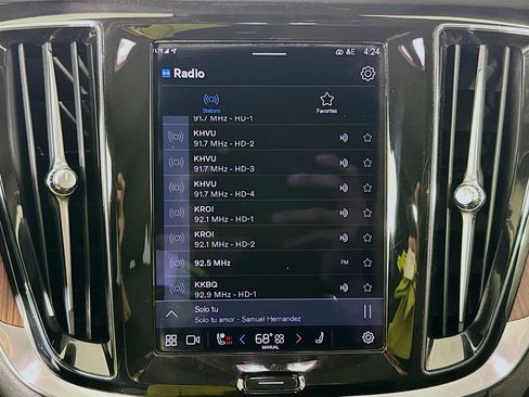 Used 2024 Volvo S60 B5 Plus image 17