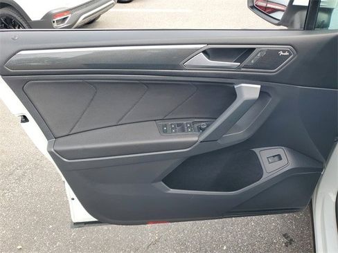 Used 2019 Volkswagen Tiguan SEL Premium image 15