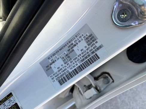 Used 2023 MAZDA MAZDA3 s image 27