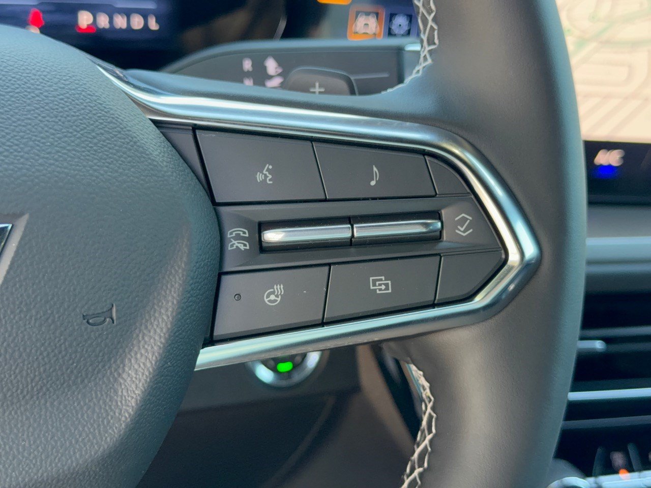 New 2027 Chevrolet Traverse RS FWD image 19
