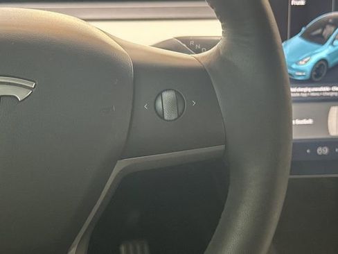 Used 2022 Tesla Model Y Performance image 29