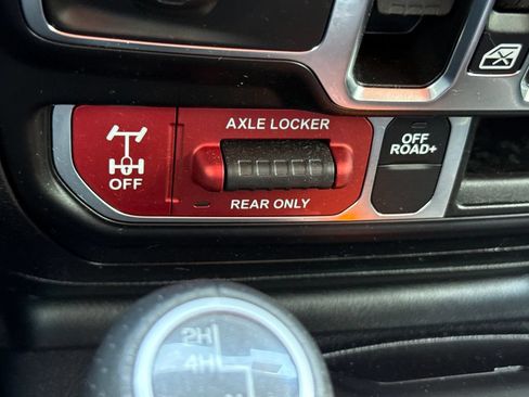 Used 2021 Jeep Gladiator Mojave w/ Cold Weather Group AWD/4WD image 57