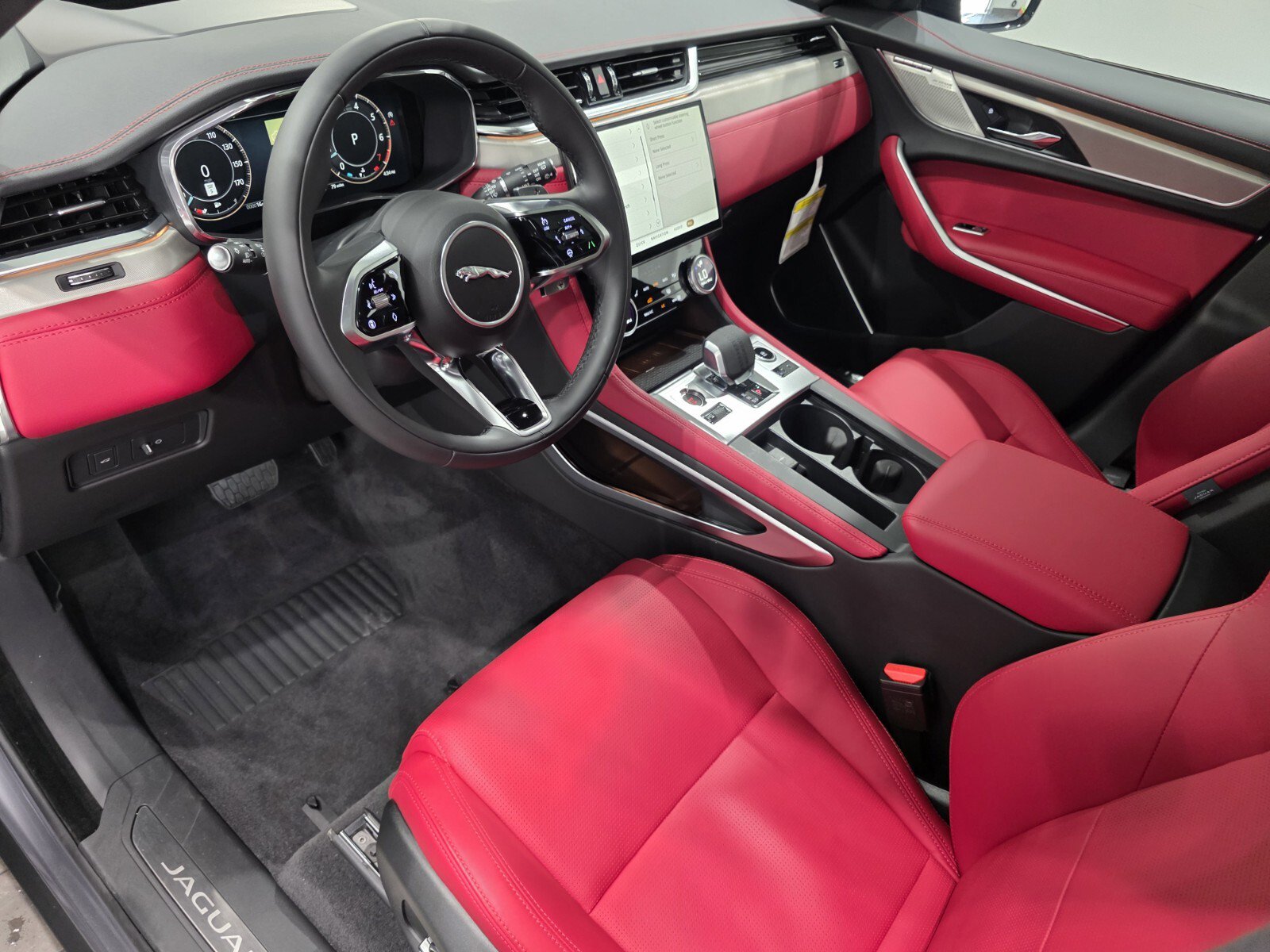New 2026 Jaguar F-PACE R-Dynamic S AWD/4WD image 7