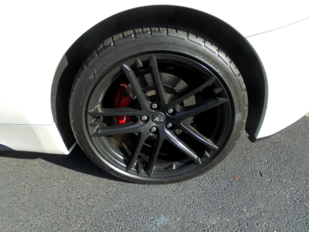 Used 2017 Maserati GranTurismo Sport RWD image 29