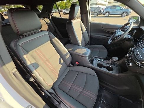 Used 2023 Chevrolet Equinox RS AWD/4WD image 30