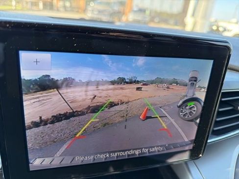 Used 2022 Ford Explorer XLT w/ Equipment Group 202A image 15