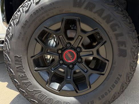 Certified 2025 Toyota Tacoma TRD Pro AWD/4WD image 10