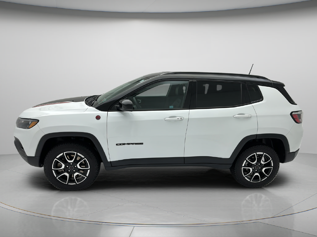 Used 2025 Jeep Compass Trailhawk AWD/4WD image 8