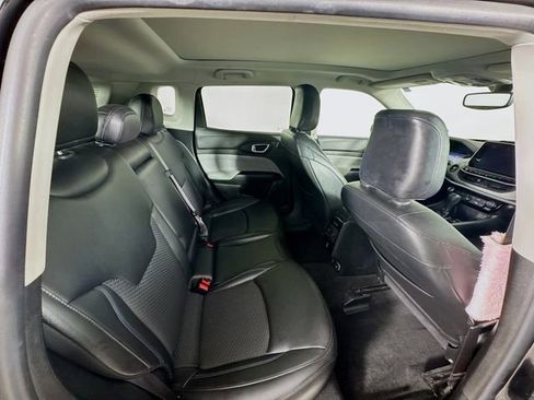 Used 2022 Jeep Compass Latitude w/ Sun and Sound Group image 31