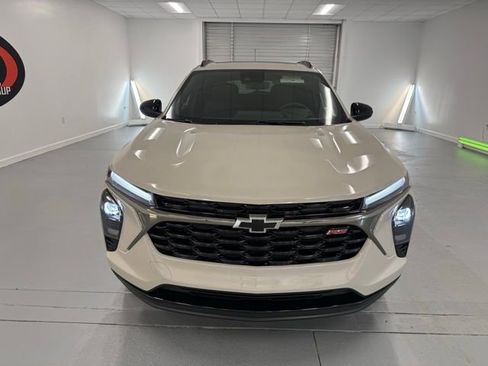 New 2026 Chevrolet Trax RS w/ Sunroof Package image 2