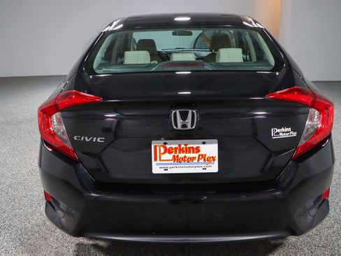 Used 2016 Honda Civic EX image 8