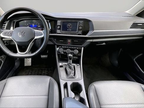 Used 2024 Volkswagen Jetta SE FWD image 17