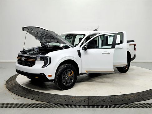 Used 2025 Ford Maverick Tremor image 11