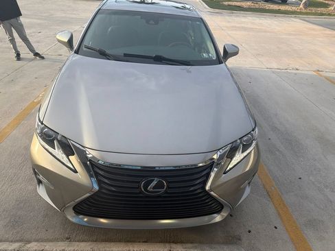 Used 2018 Lexus ES 350 w/ Navigation System Package FWD image 5