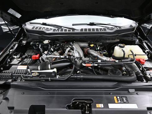 Used 2024 Ford F350 Platinum w/ FX4 Off-Road Package image 8