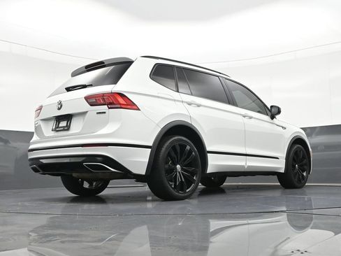 Used 2020 Volkswagen Tiguan SE R-Line image 31