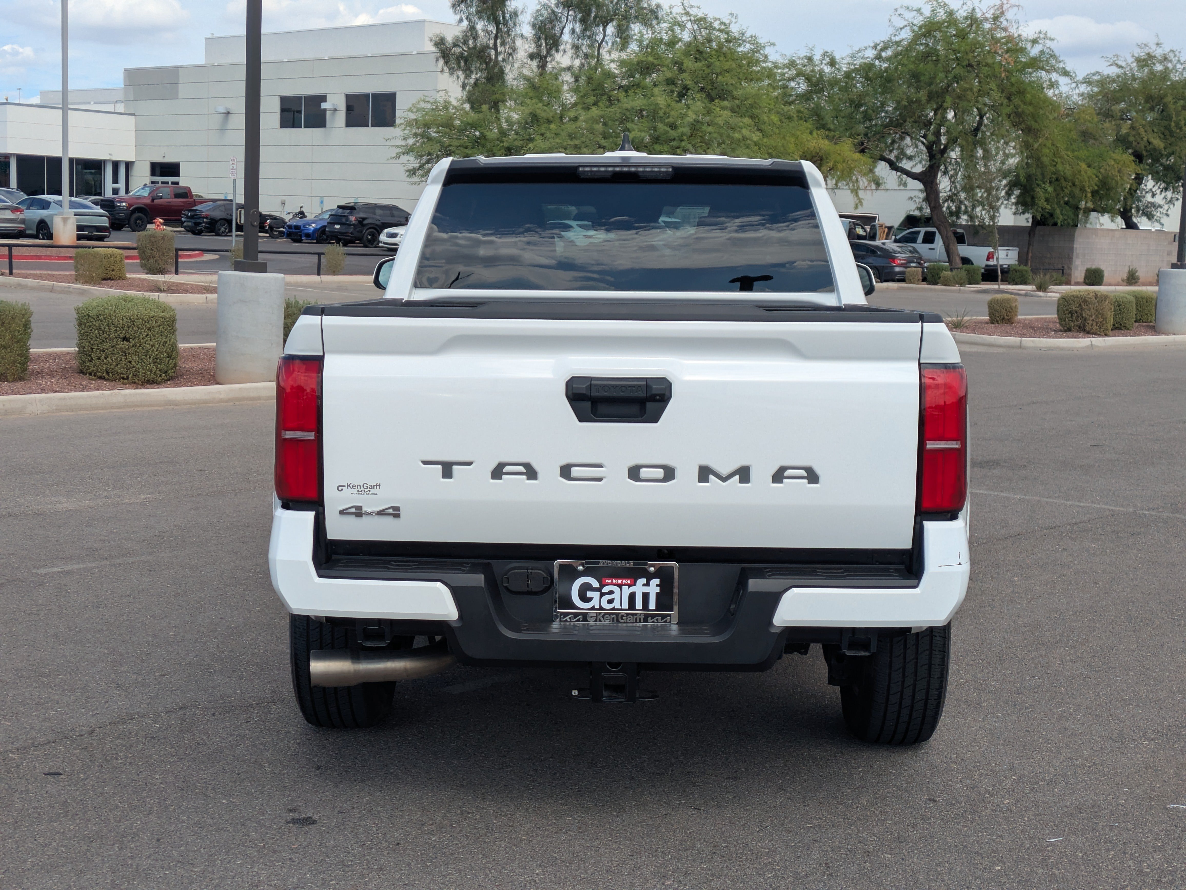 Used 2025 Toyota Tacoma SR5 AWD/4WD image 4