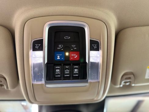 Used 2020 RAM 2500 Limited AWD/4WD image 23