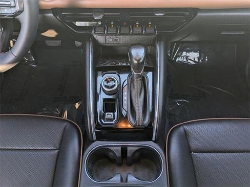 Used 2023 GMC Canyon AT4 w/ AT4 Premium Package image 21