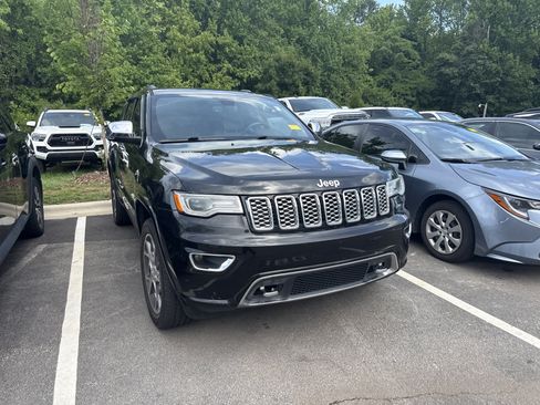 Used 2020 Jeep Grand Cherokee Overland AWD/4WD image 3