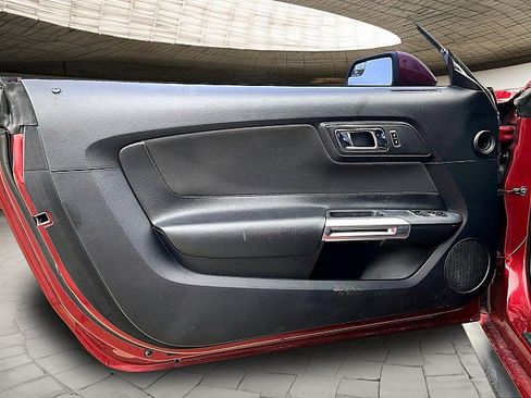 Used 2015 Ford Mustang Coupe image 15