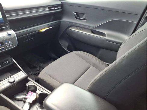 Used 2024 Hyundai Kona SEL w/ Convenience Package FWD image 11
