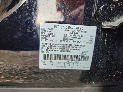 Used 2025 Ford Explorer Platinum w/ LUX Leather Package image 12