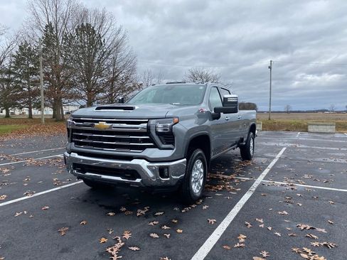 New 2026 Chevrolet Silverado 3500 LTZ w/ LTZ Premium Package image 3