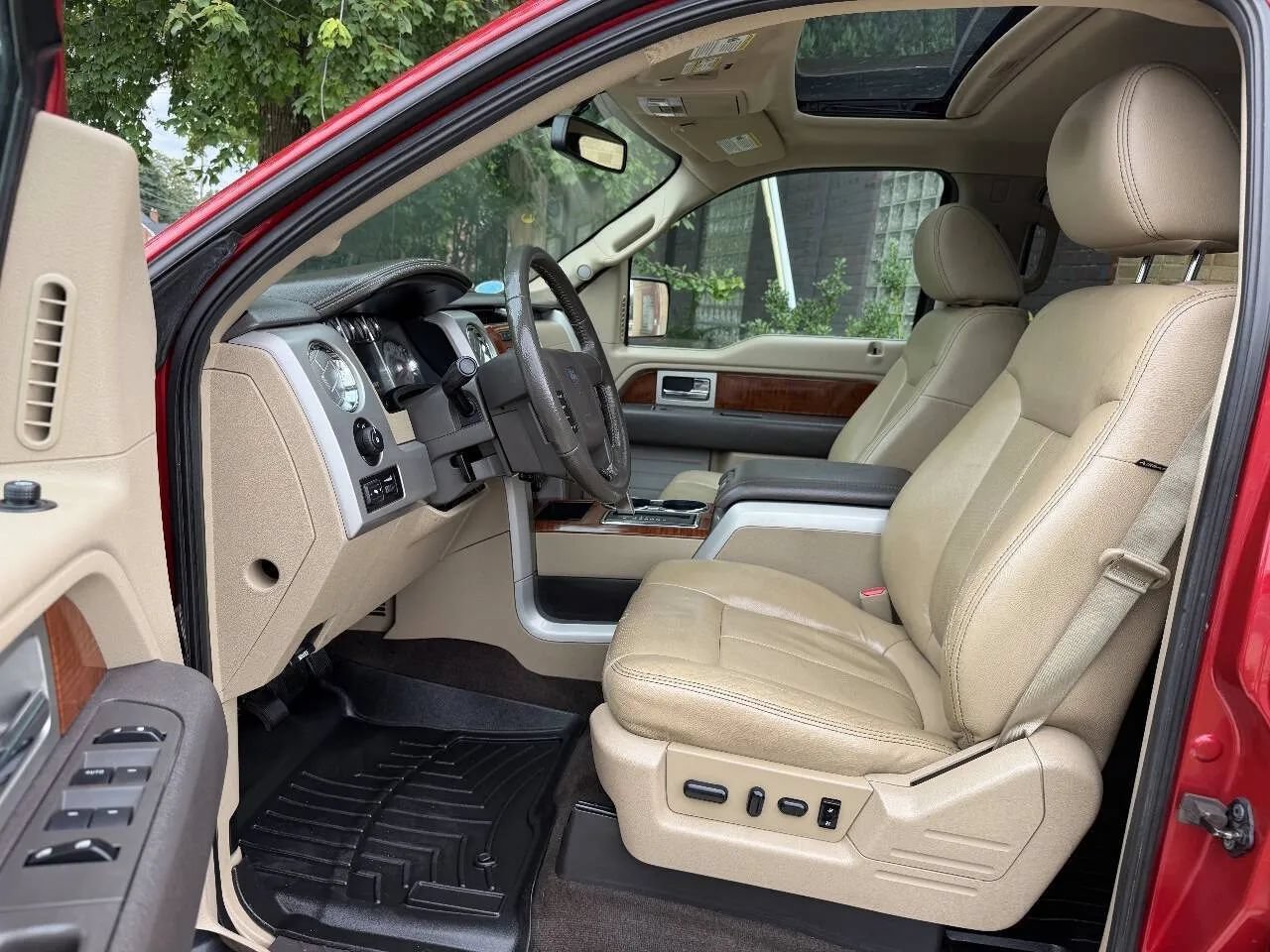 Used 2010 Ford F150 Lariat AWD/4WD image 22