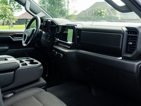 Used 2026 Chevrolet Silverado 1500 LT RWD image 18