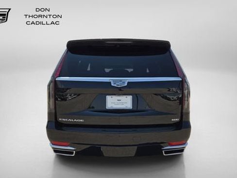 Used 2021 Cadillac Escalade ESV Premium Luxury Platinum AWD/4WD image 4