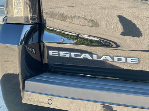 Used 2019 Cadillac Escalade Premium Luxury AWD/4WD image 29