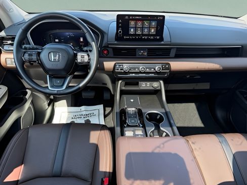 Used 2024 Honda Pilot Elite image 9