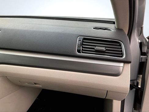 Used 2018 Volkswagen Passat 2.0T S image 17