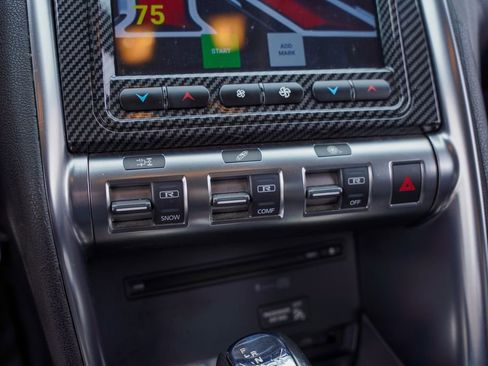 Used 2010 Nissan GT-R Premium image 27