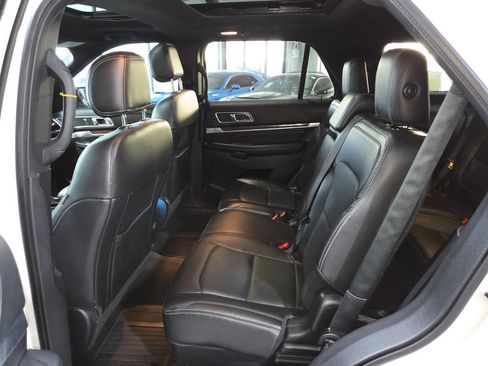 Used 2017 Ford Explorer Limited image 20