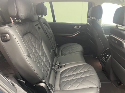 Used 2025 BMW X7 xDrive40i AWD/4WD image 6