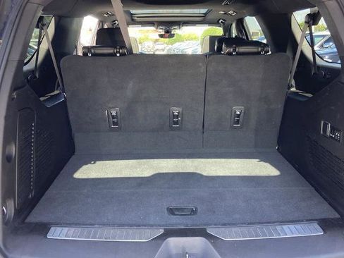 Used 2022 Chevrolet Suburban Premier w/ Premium Package image 22