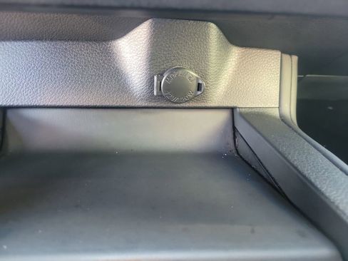 Used 2021 Toyota Avalon XSE image 23