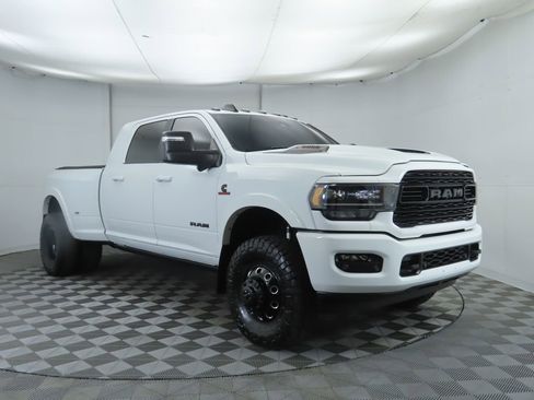 Used 2024 RAM 3500 Limited image 3