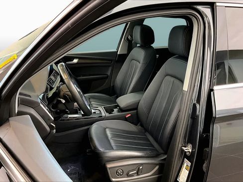 Used 2023 Audi Q5 2.0T Premium w/ Convenience Package AWD/4WD image 9