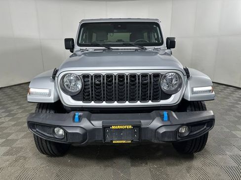 Used 2024 Jeep Wrangler Unlimited w/ Convenience Group AWD/4WD image 8