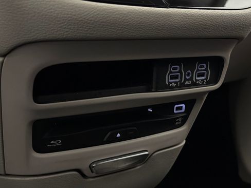 Used 2021 Chrysler Pacifica Touring w/ Uconnect Theater Family Group image 28