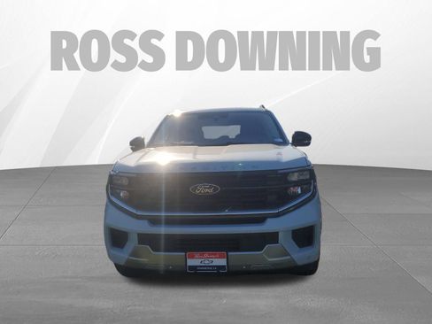 Used 2025 Ford Expedition Platinum image 2