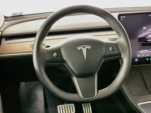 Used 2022 Tesla Model Y Performance AWD/4WD image 16